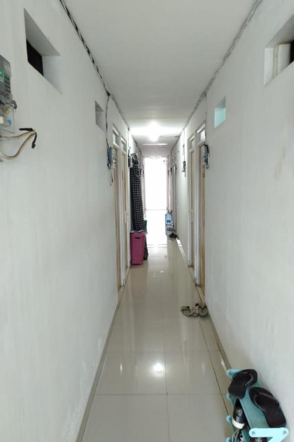 Spot On 90538 Wisma Dewi Syariah Yakarta Exterior foto
